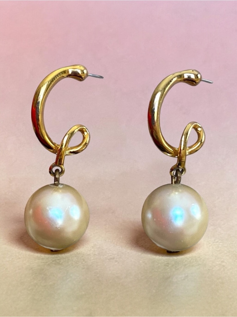 Elegant Gold and Pearl Earrings